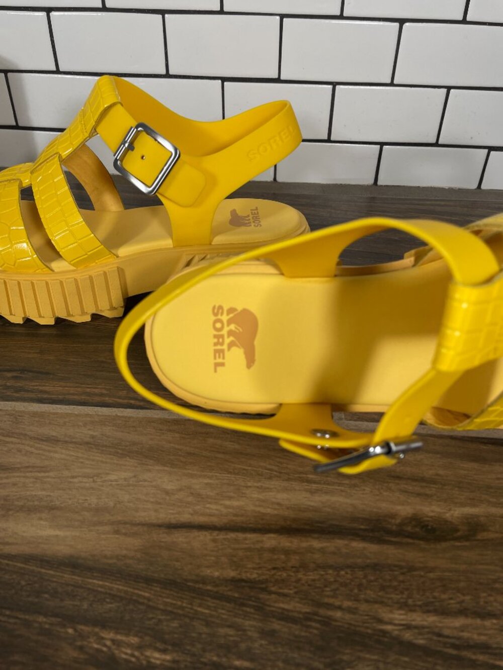 Sorel Ona Streetworks Fisherman Mid Sandal Shoes Womens Sz 9 Yellow Ray Leather - Picture 10 of 12